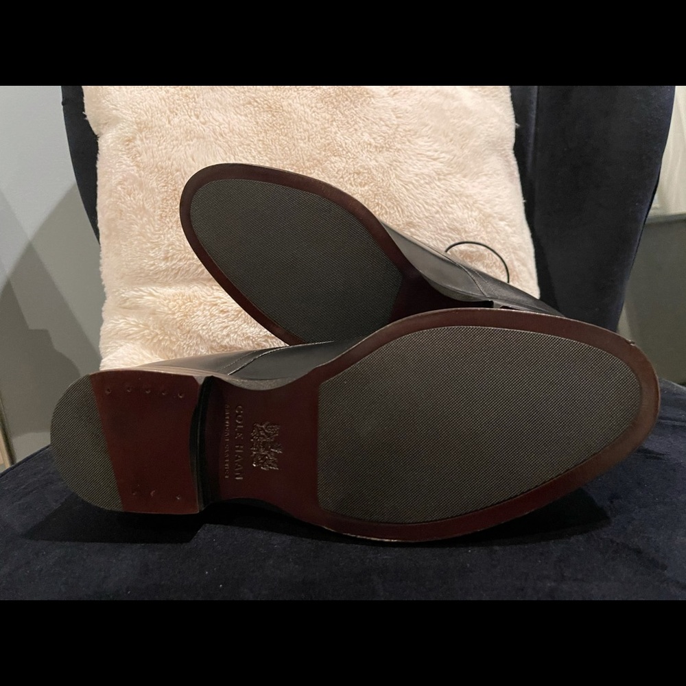 Cole Haan size 10M NWT- Comes in original box